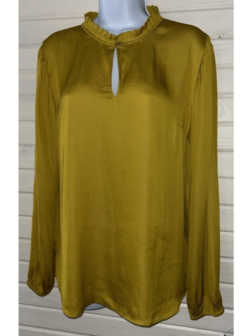 NWT Ann Taylor Loft Sz MEDIUM Mustard Yellow Peplum Back Keyhole Blouse